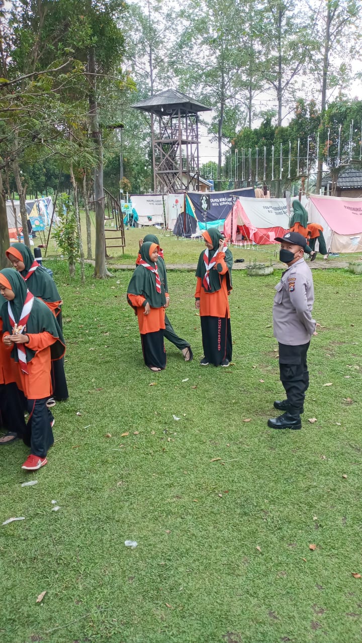 Kostum Outbound