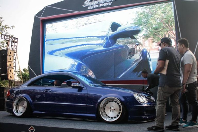 Modifikasi Mobil Drag Race